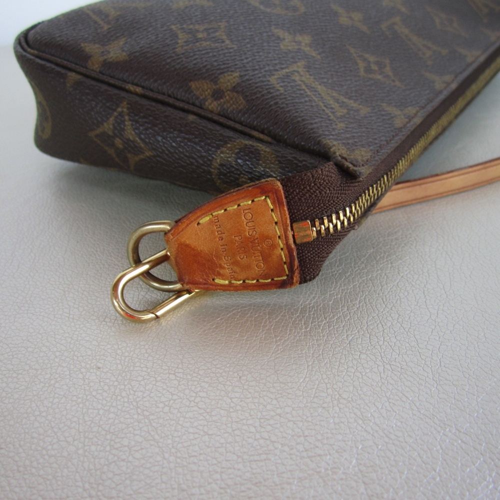 SOLD Authentic Louis Vuitton Monogram Pochette - Picture 6 of 8